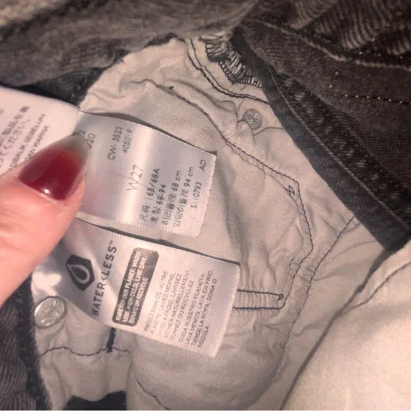 Levi's Women's Dark Denim Jean Shorts - Picture 4 of 6